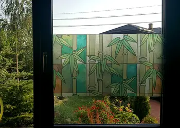 folie geam sablare verde cu crengi de bambus