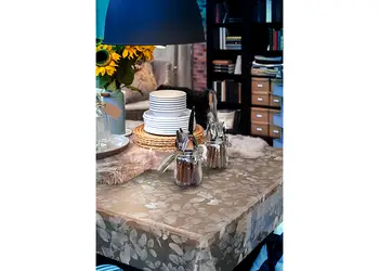 fata de masa transparenta cu model frunze