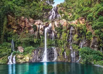 fototapet peisaj cascada Green Cascade