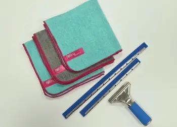 lavete microfibra si racleta cauciuc pentru curatarea geamurilor