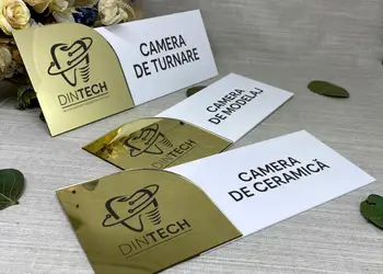 placuta personalizata eleganta cu oglinda acrilica print uv firme s00