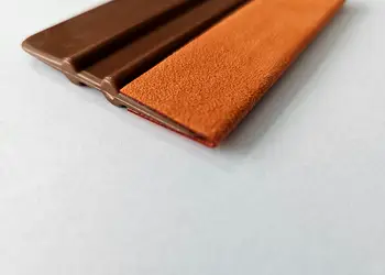 racleta din piele intoarsa pentru aplicare folie autocolant 1