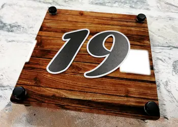 placuta adresa model lemn 4