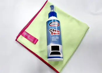 set de curatare afisaje display laveta microfibra si solutie 1
