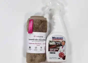 set din detergent profesional pentru mobila si lemn si laveta pentru praf 1