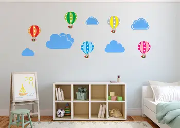 sticker baloane printre nori