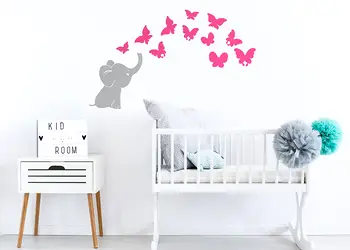 sticker micul elefant si fluturii roz