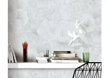 tapet argintiu cu flori stilizate