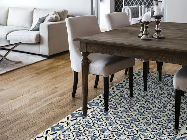 Covor din vinil model elemente florale albastre 2