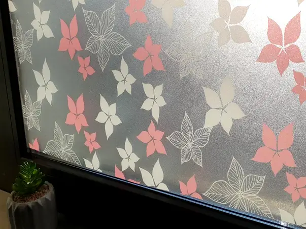 Folie geam autoadeziva flori roz