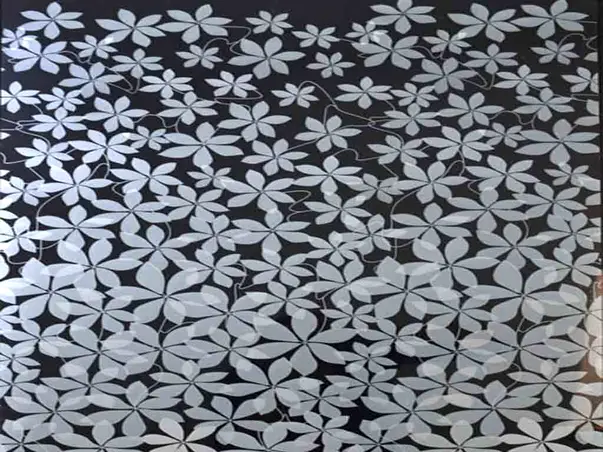 Folie geam autoadeziva sara flori albe