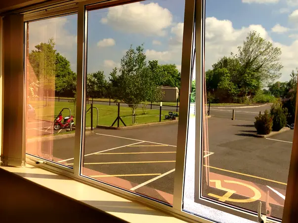 Folie protectie solara reflexiva bronz 2