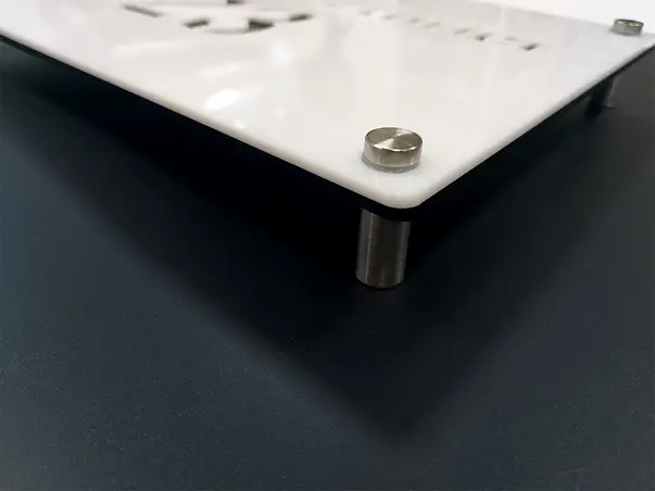 Placuta adresa 3D din acril alb si negru 4