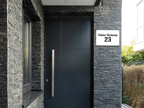 Placuta adresa 3D din acril alb si negru 5