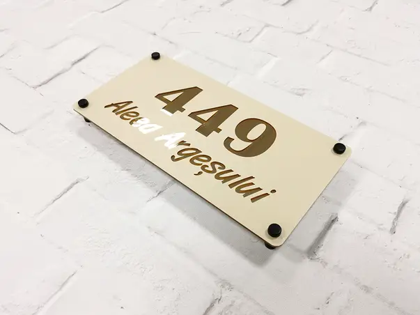 Placuta adresa model bej auriu x2