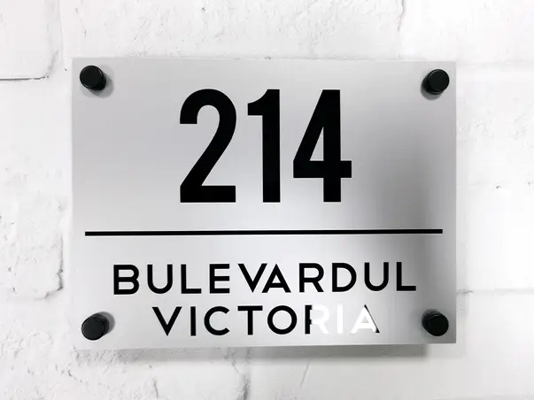 Placuta adresa model gri negru x1