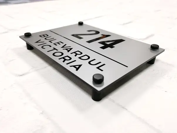 Placuta adresa model gri negru x2