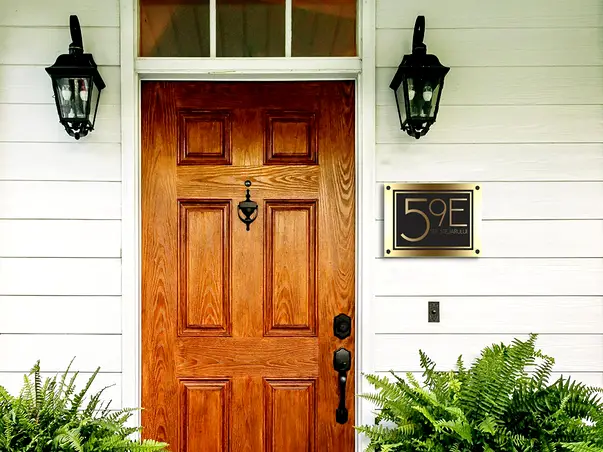 Placuta adresa model modern din bond argintiu sau auriu s6