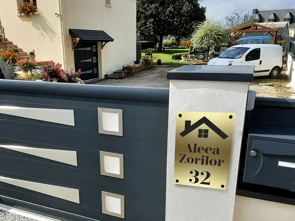 Placuta aurie cu nr si adresa model casa bond auriu model 2 simulare 2