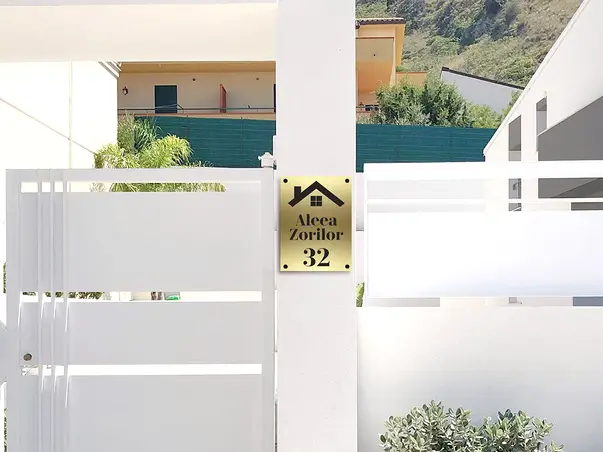 Placuta aurie cu nr si adresa model casa bond auriu model 2 simulare 4