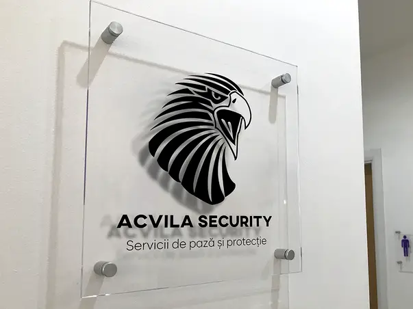 Placuta cu 4 distantiere logo, nume