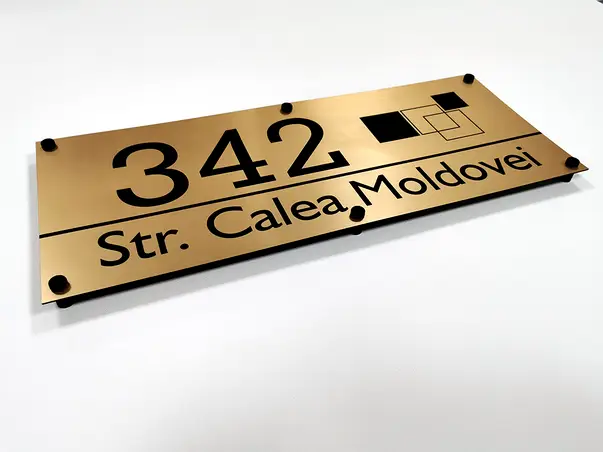 Placuta cu adresa si numar de casa din bond auriu 6
