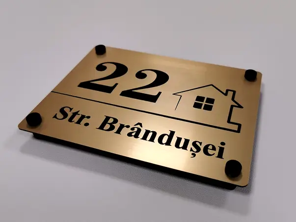 Placuta cu adresa si numar din bond auriu cu text personalizat PP2022 2
