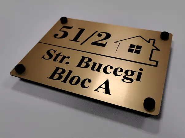 Placuta cu adresa si numar din bond auriu cu text personalizat PP2022 3