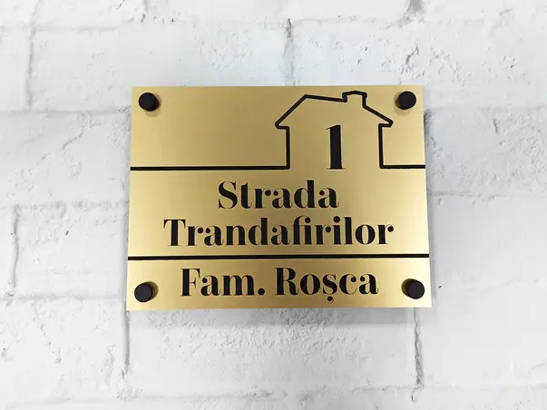 Placuta cu numar si sau adresa casa bloc din bond auriu cu text personalizat gravat simulare 1