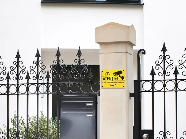 Placuta gravata atentionare zona supravegheata video non stop din PVC s5