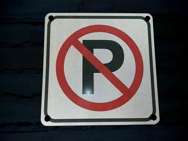 Placuta patrata reflectorizanta nu parcati 1