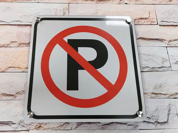 Placuta patrata reflectorizanta nu parcati 2