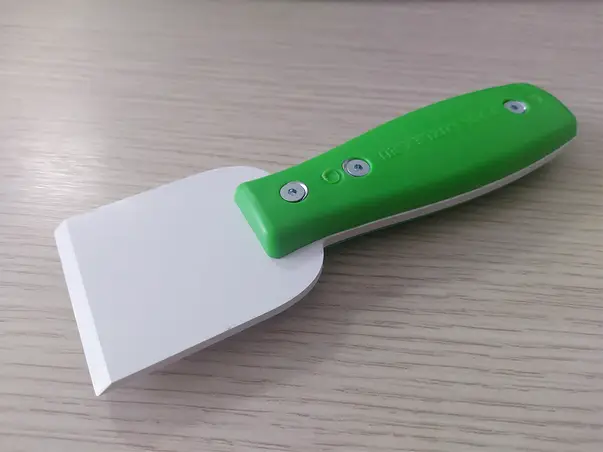 Razuitor cu cap din plastic rigid