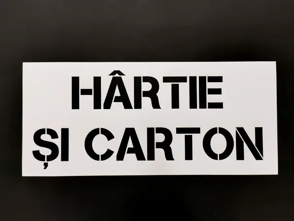 Sablon reutilizabil cu marcaj Hartie si carton pentru colectarea selectiva a deseurilor 1