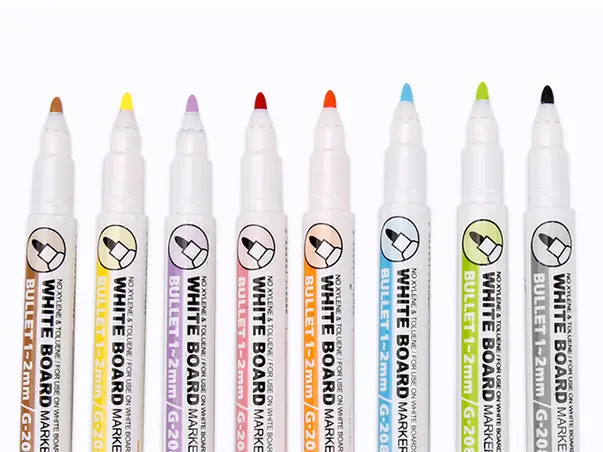 Set de markere magnetice pentru tabla cu burete inclus 2