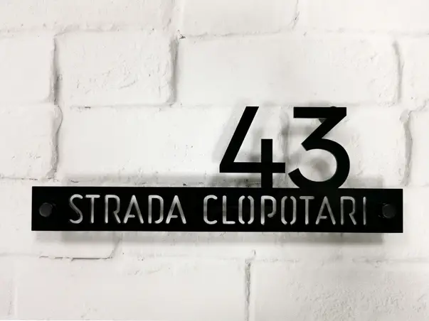 Simulare placuta adresa acril negru onyx 1