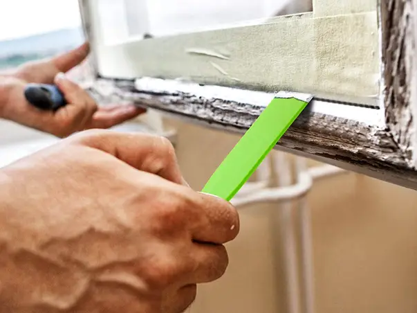 Spatula pentru curatarea adezivului sau racletarea partilor curbate 4