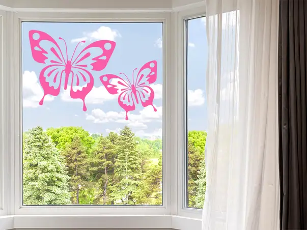 Sticker fluturi roz geam