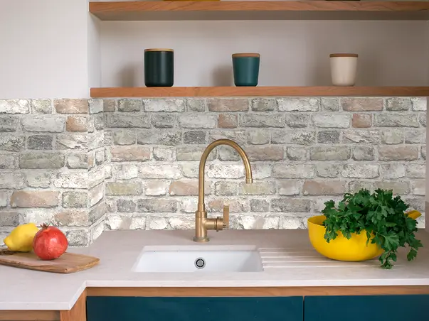 White bricks simulare 1