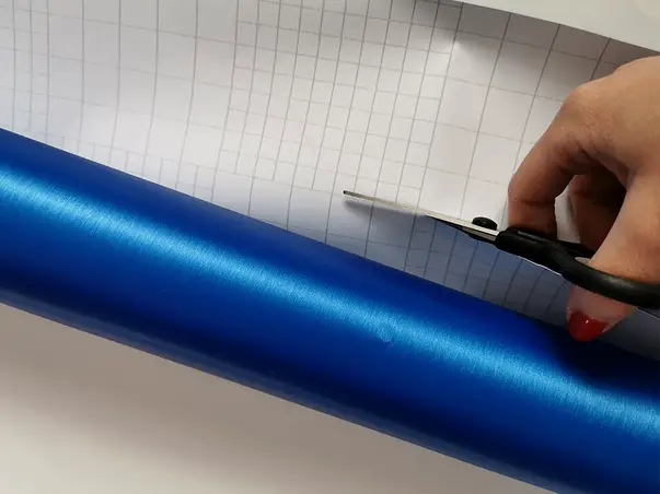 autocolant albastru cu efect metalic