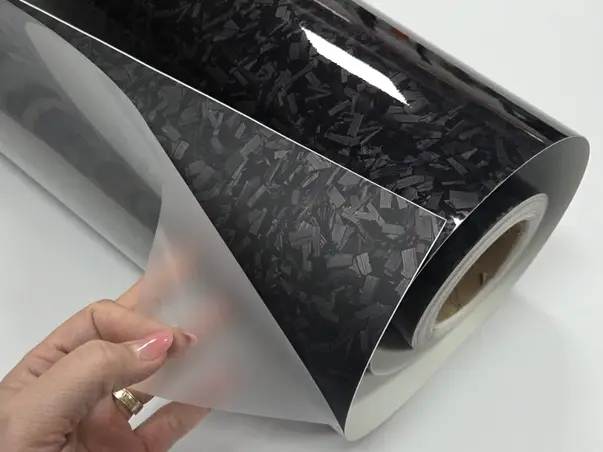 autocolant auto carbon forjat negru mat