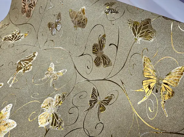 autocolant bej cu fluturi aurii