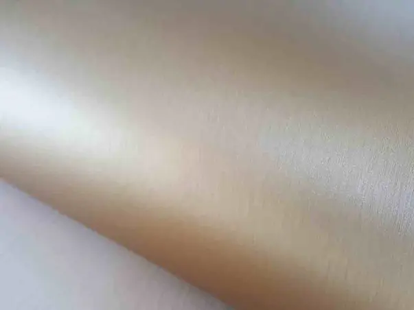 autocolant cu efect metalic auriu brushed 2