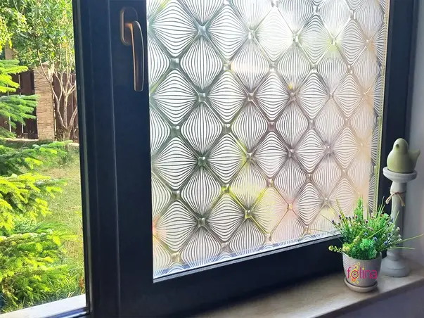 autocolant geam sablare cu model translucid folina