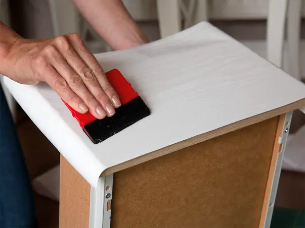 autocolant imitatie lemn alb mat