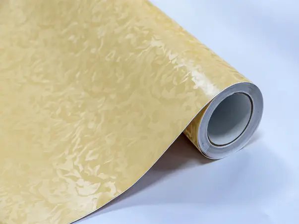 autocolant mobila bucatarie crem cu model embosat folina