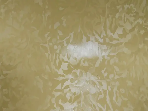 autocolant mobila crem cu model embosat folina