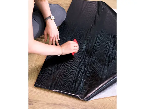 autocolant mobila lemn negru