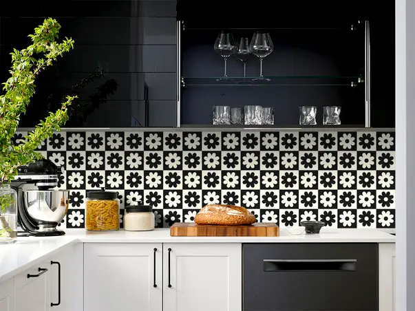 autocolant perete model retro cu flori alb negru folina rola 67x200 cm s04