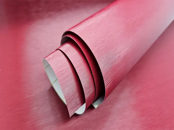 autocolant visniu folina brushed efect metalic cu textura periata